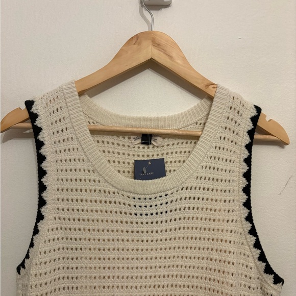 Universal Thread Beige and Black Knit Midi Dress - Picture 5 of 7